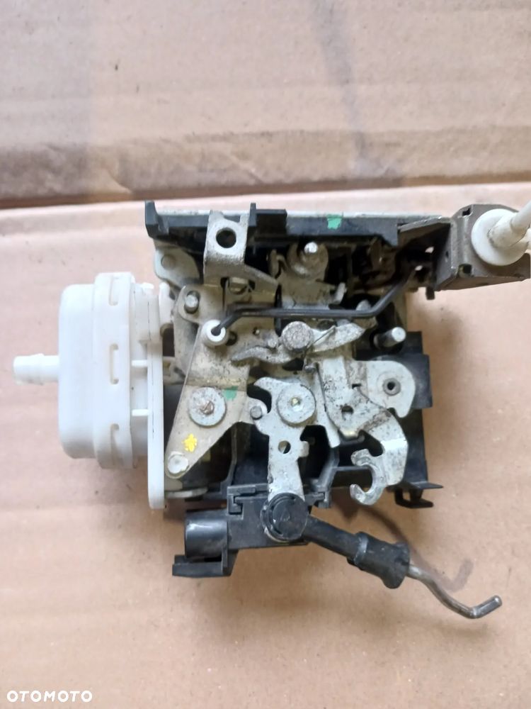 Zamek drzwi lewy przód przedni prawy Audi A3 8L 3D 5D prawy lewy przód tył przedni tylny tylni - 1