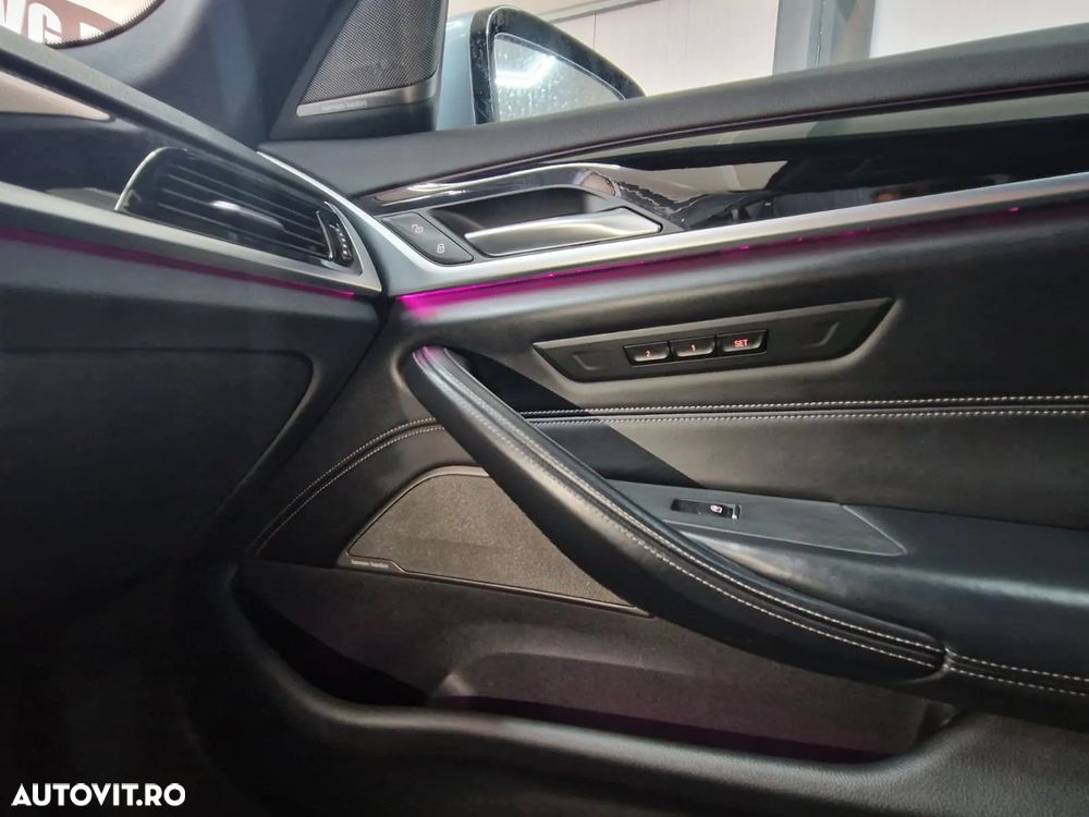 BMW Seria 5 520i Aut. M Sport Edition - 19