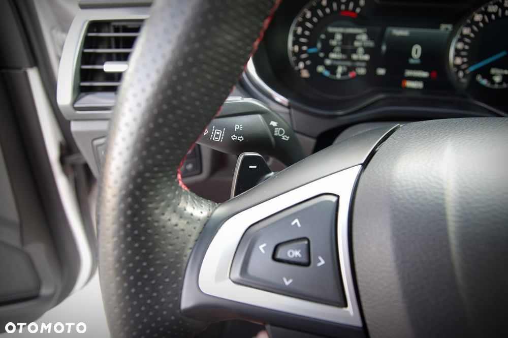 Ford Mondeo 2.0 TDCi Bi-Turbo ST-Line X PowerShift - 32