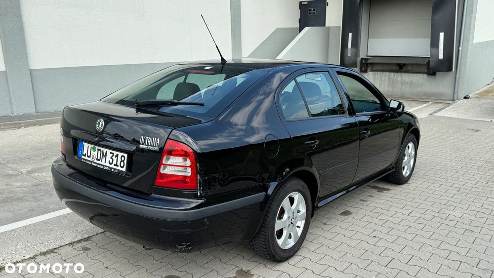 Skoda Octavia 1.6 Tour - 6
