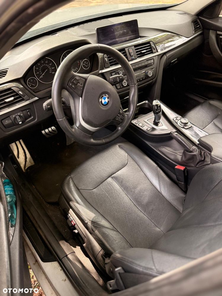BMW Seria 3 320i - 7