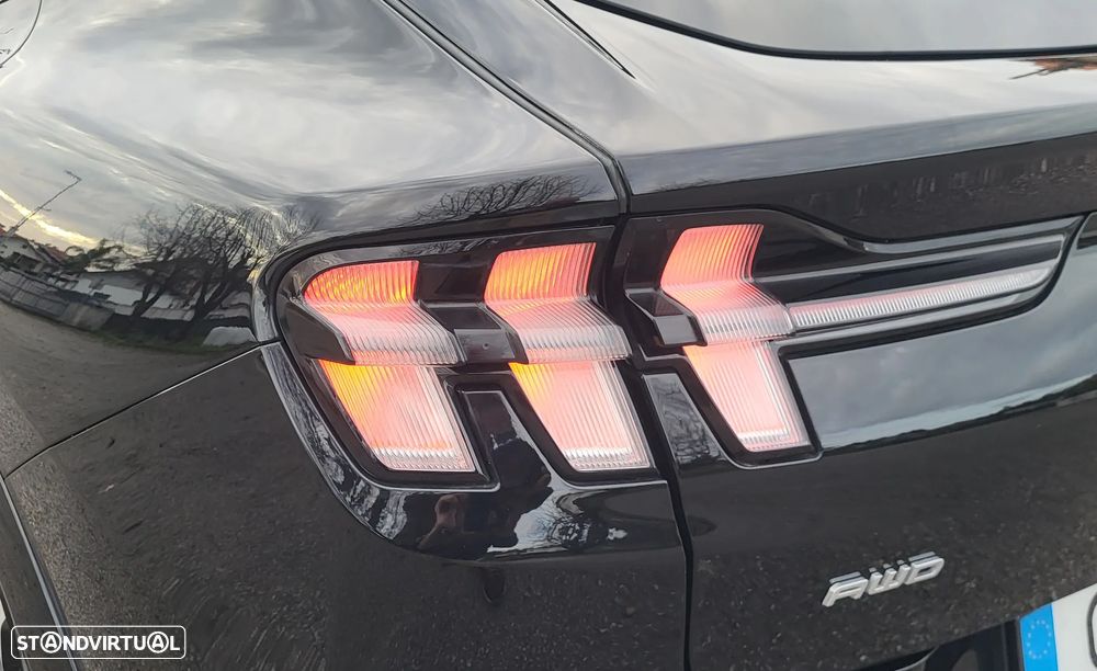 Ford Mustang Mach-E 75.7 kWh Premium AWD - 7