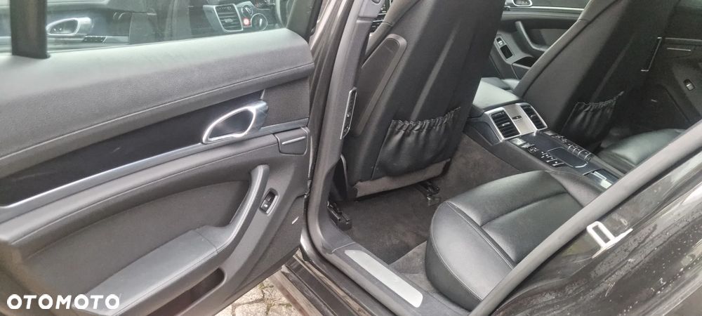Porsche Panamera - 12