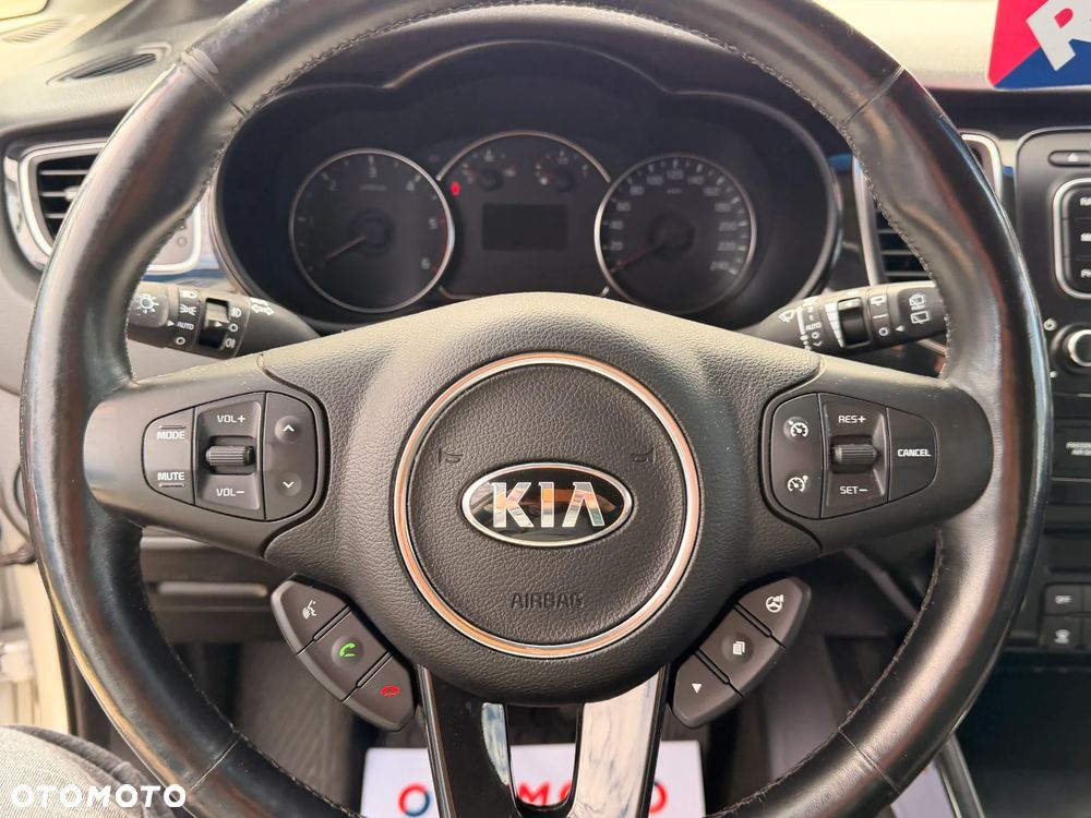 Kia Carens 1.7 CRDi 115 Dream Team Edition - 16