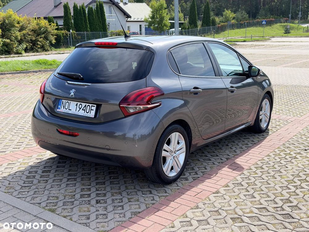 Peugeot 208 1.2 PureTech Style - 4