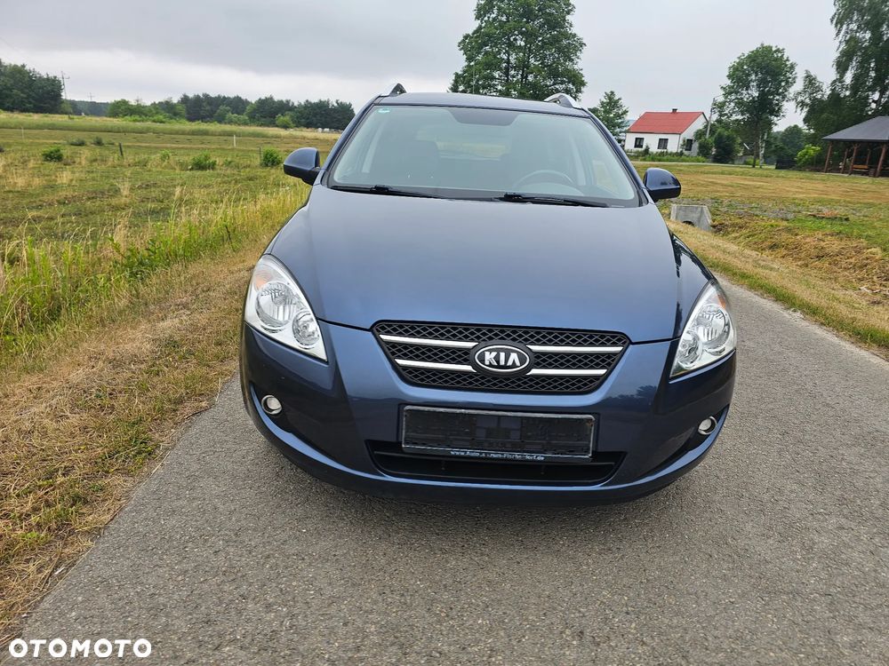 Kia Ceed - 10