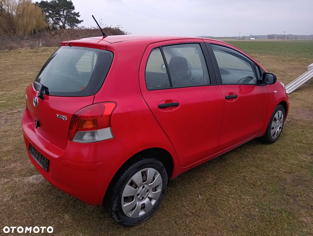 Toyota Yaris - 6