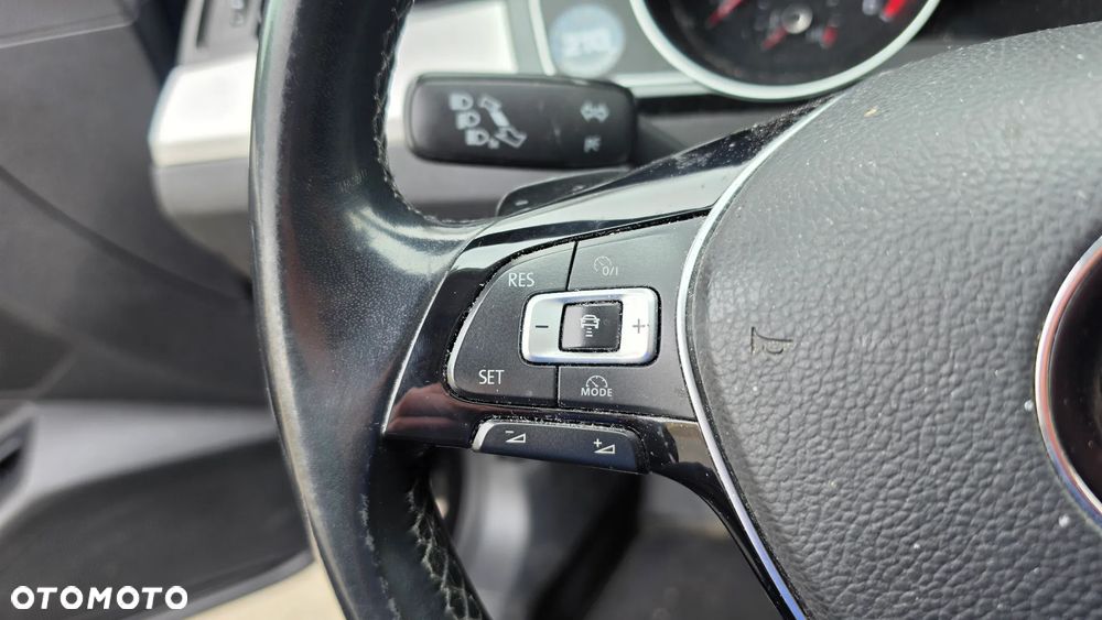 Volkswagen Passat - 22