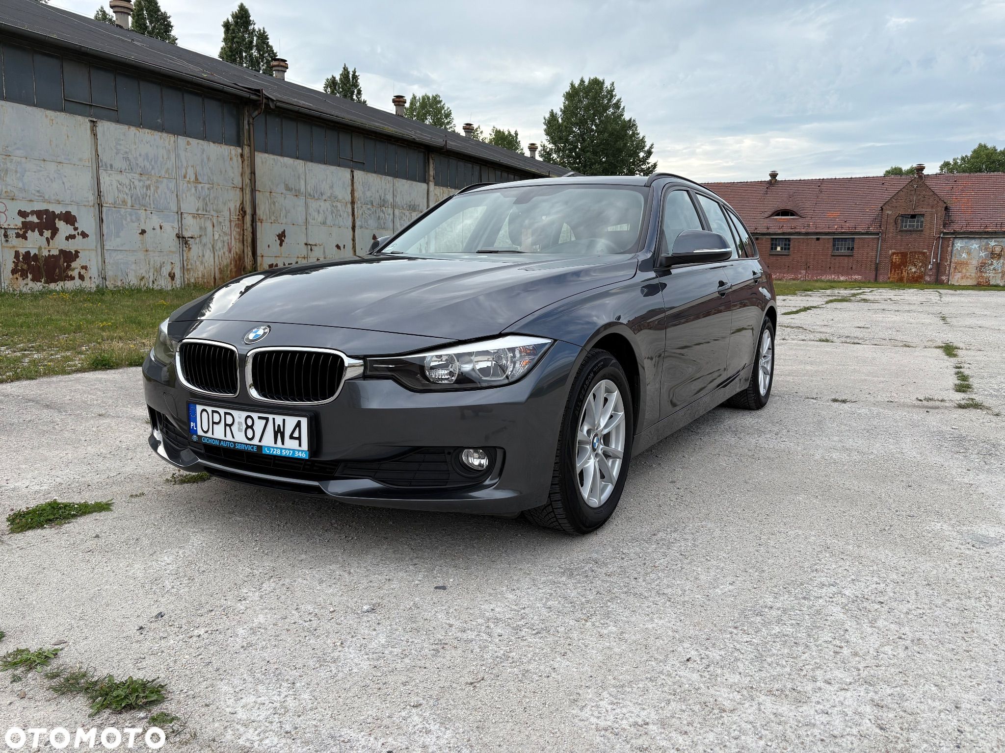 BMW Seria 3 316i Touring - 1