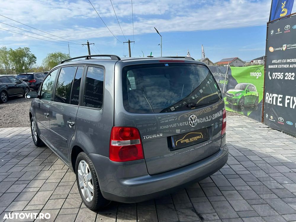 Volkswagen Touran - 4