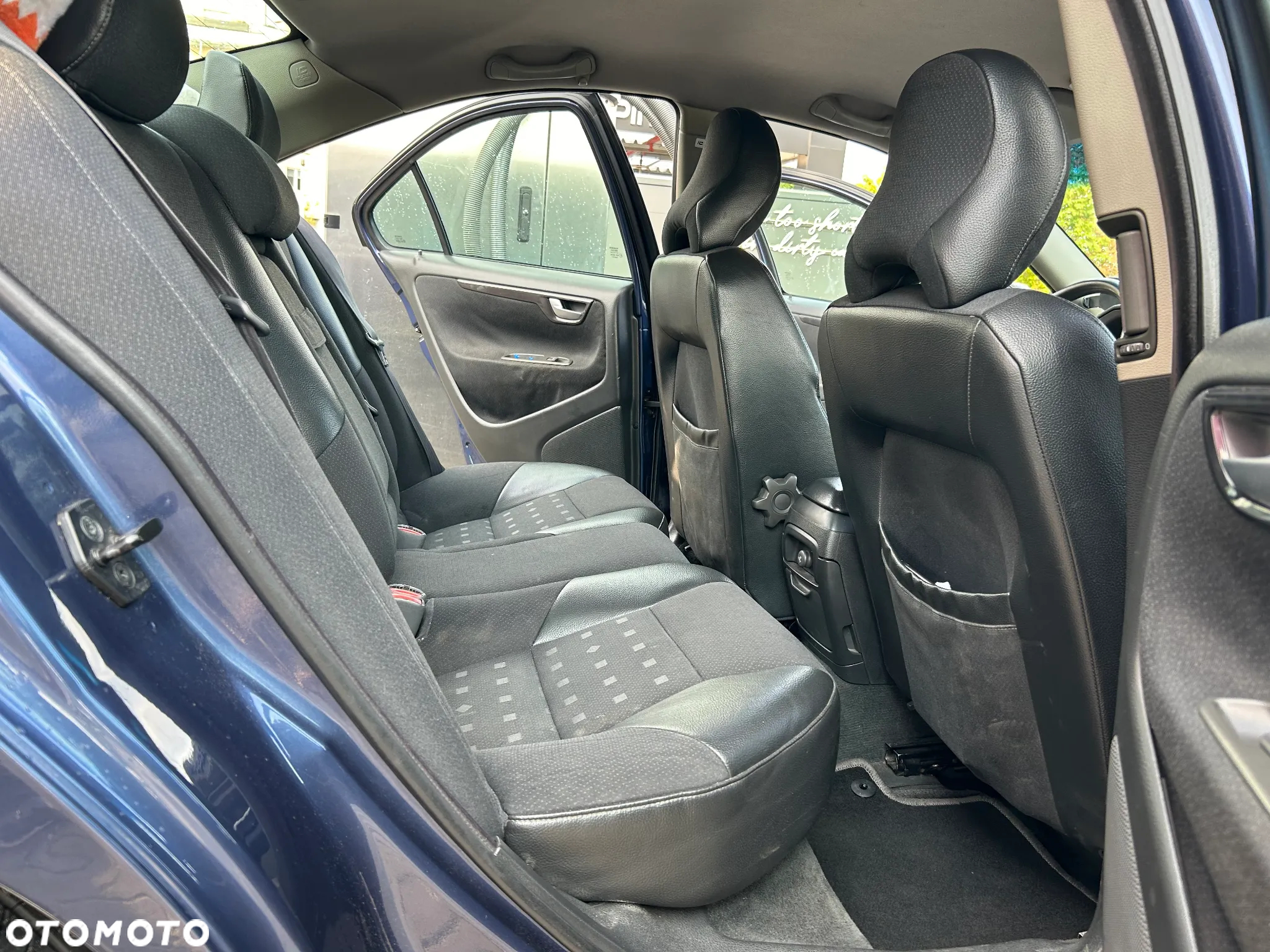 Volvo S60 2.4 D5 - 12