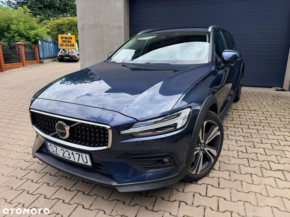 Volvo V60 Cross Country B5 B AWD Plus - 2