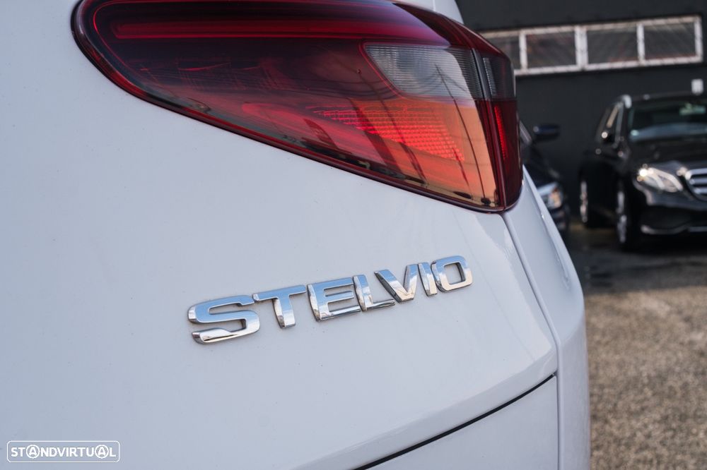 Alfa Romeo Stelvio 2.2 D Veloce Ti Q4 AT8 - 12
