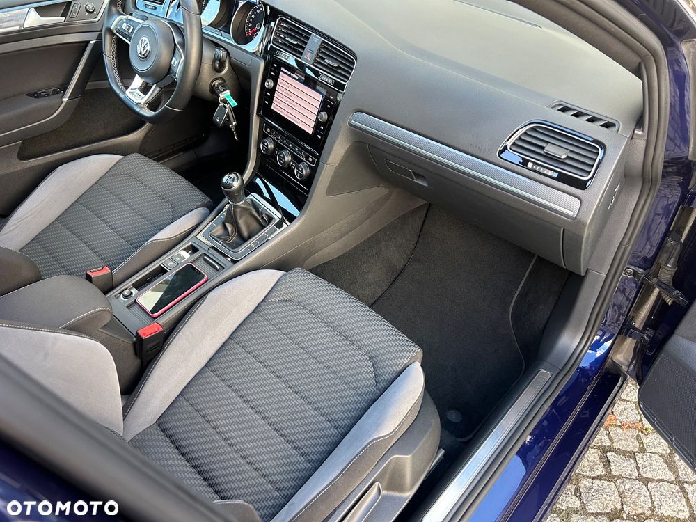 Volkswagen Golf - 23