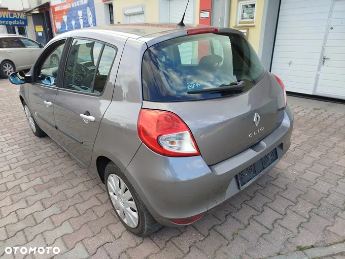 Renault Clio 1.2 16V 75 Collection - 3
