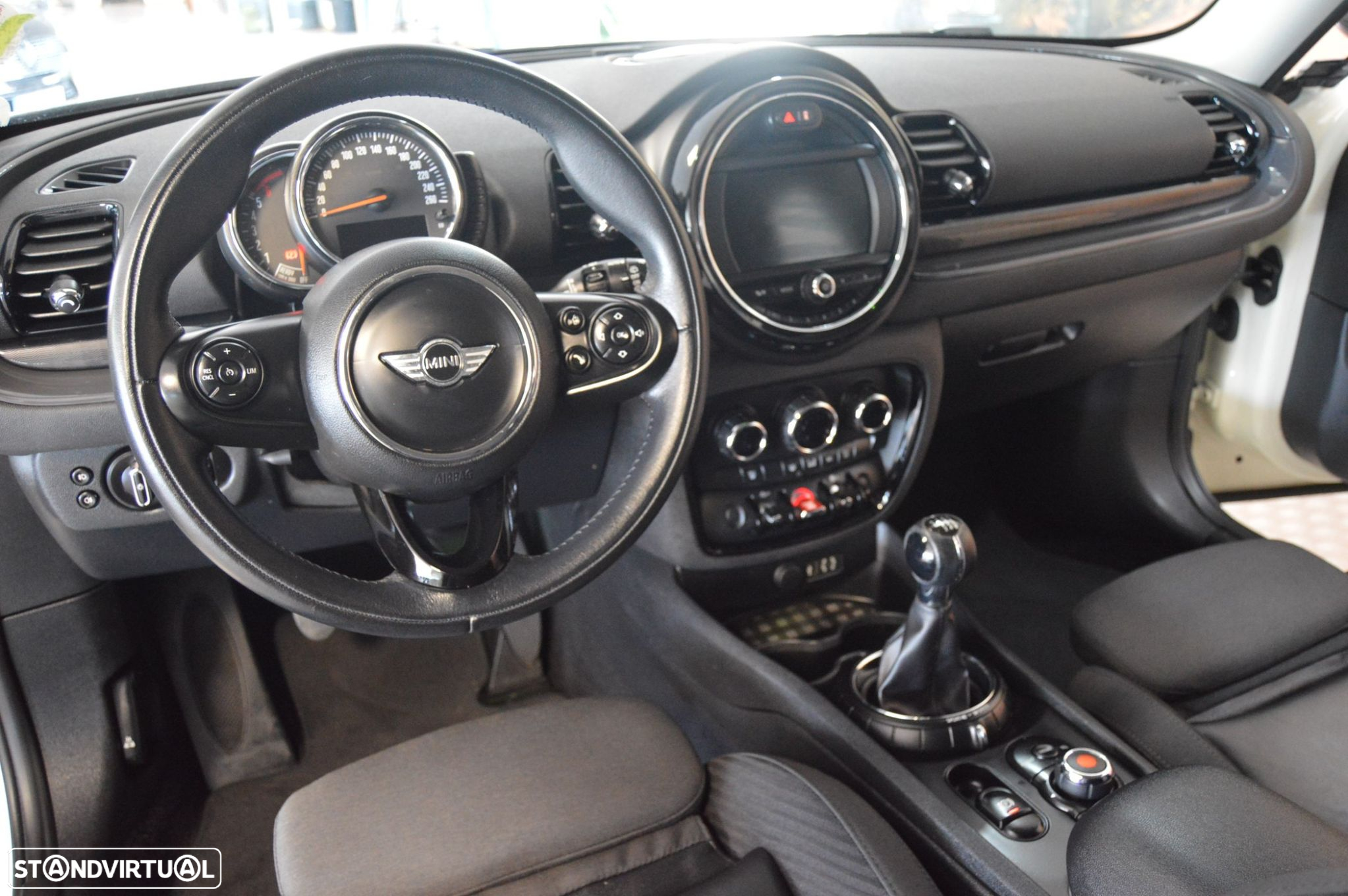 MINI Clubman One D - 32