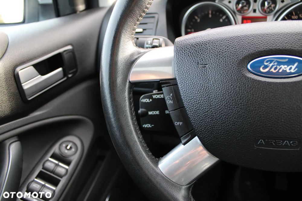 Ford Kuga 2.0 TDCi 4x4 Titanium - 25