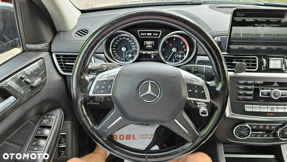 Mercedes-Benz GL - 25