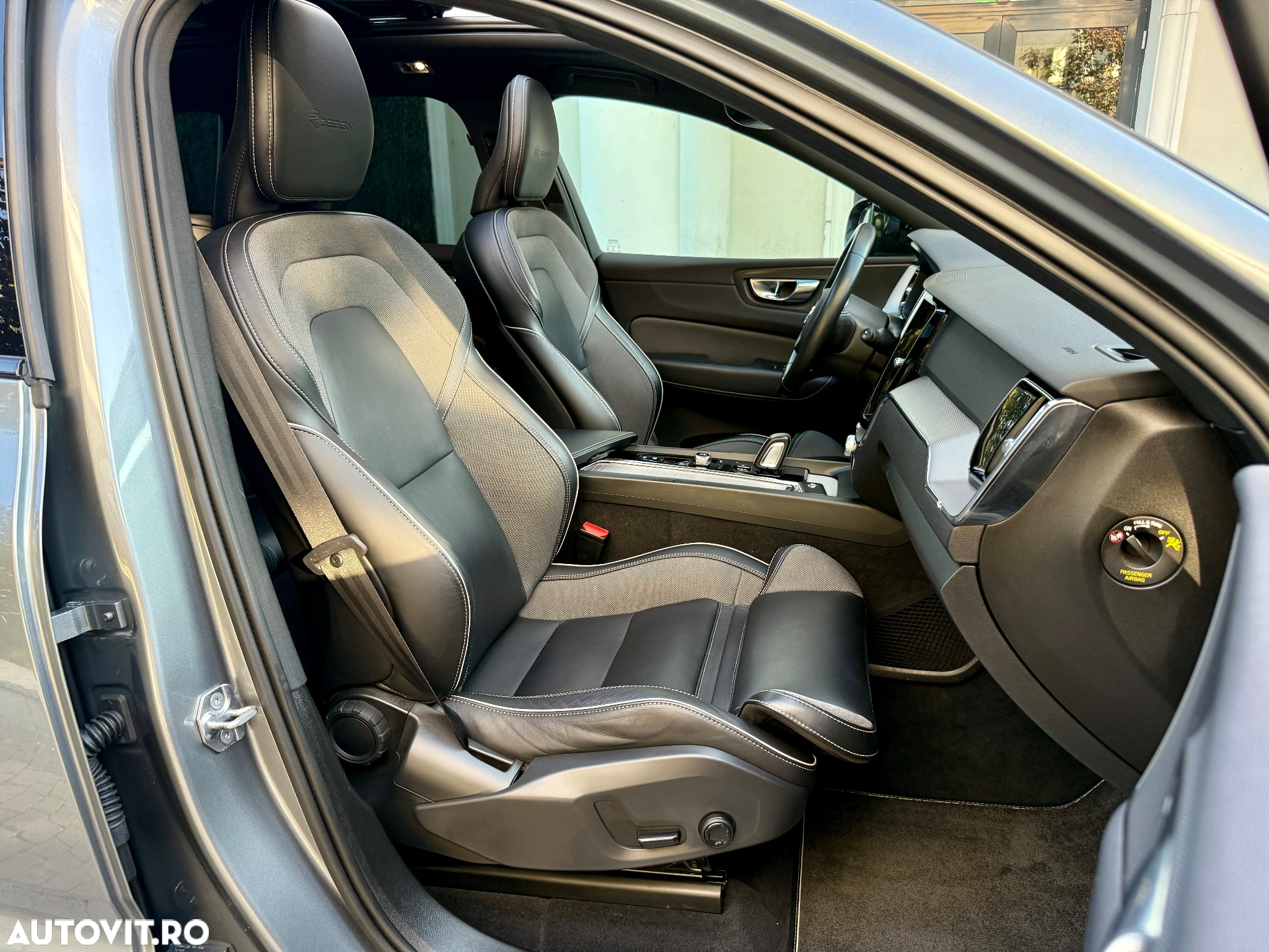Volvo XC 60 Recharge T8 Twin Engine eAWD R-Design - 22
