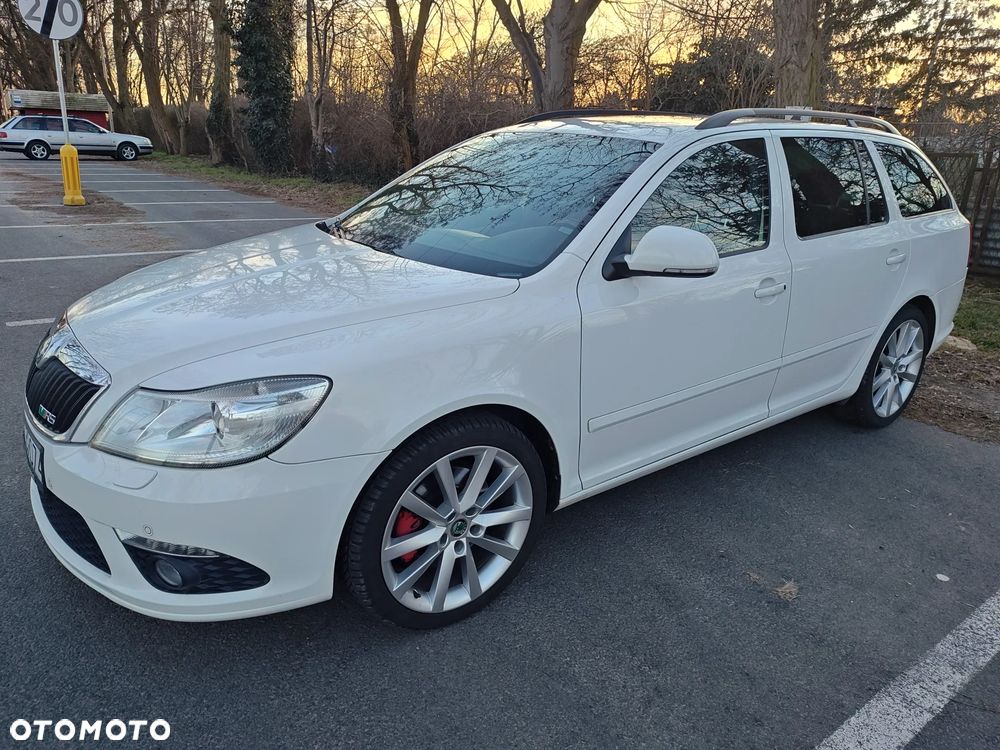 Skoda Octavia 2.0 TDI CR DPF RS - 17