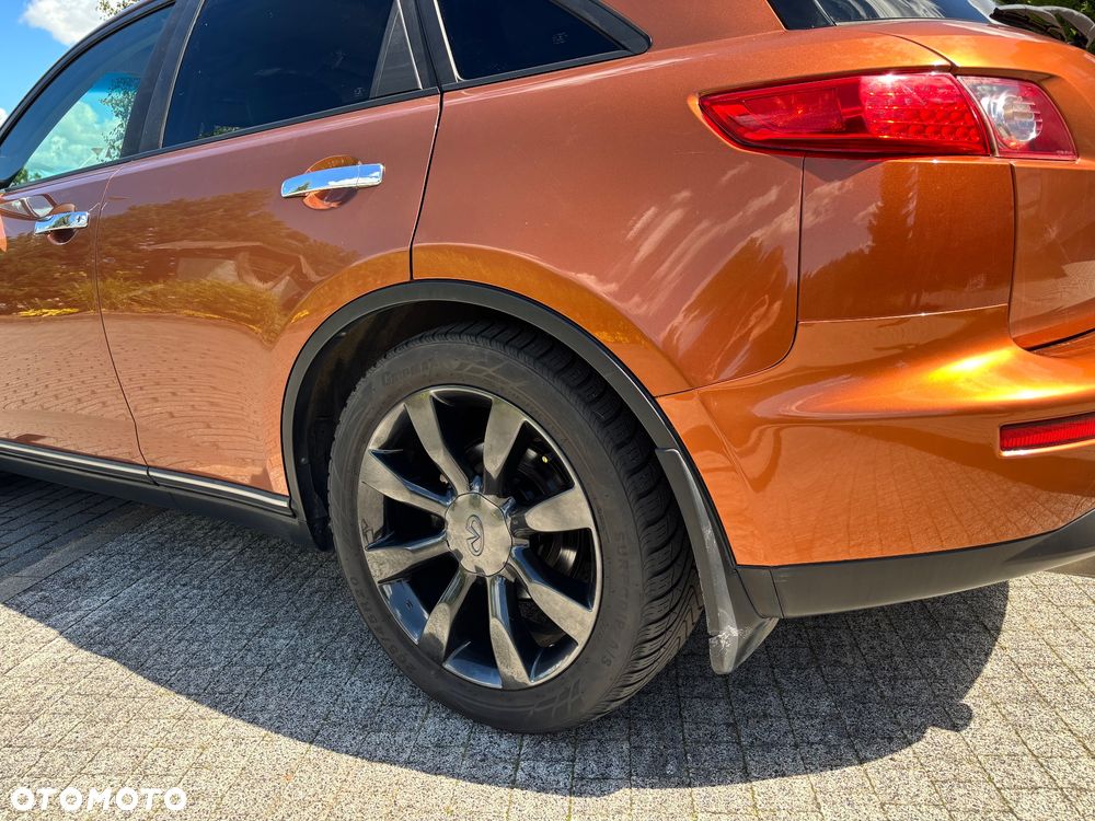Infiniti FX - 14
