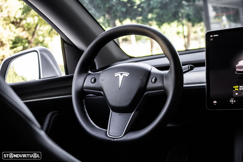 Tesla Model Y Tração Traseira - 29