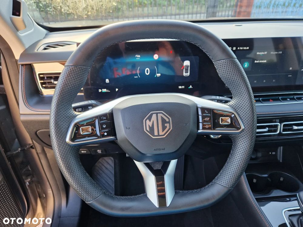 MG HS 1.5 T-GDI Excite DCT - 12
