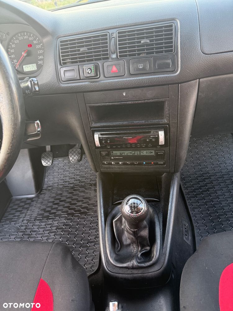 Volkswagen Golf 1.6 Highline - 19