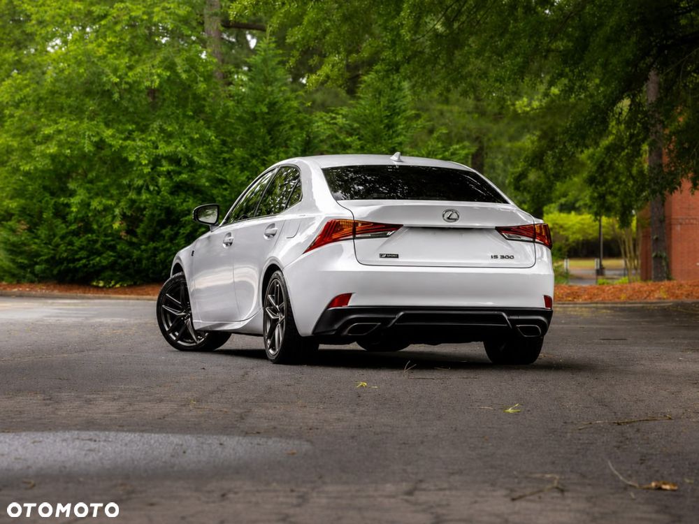 Lexus IS 200t / 300 F Sport - 3