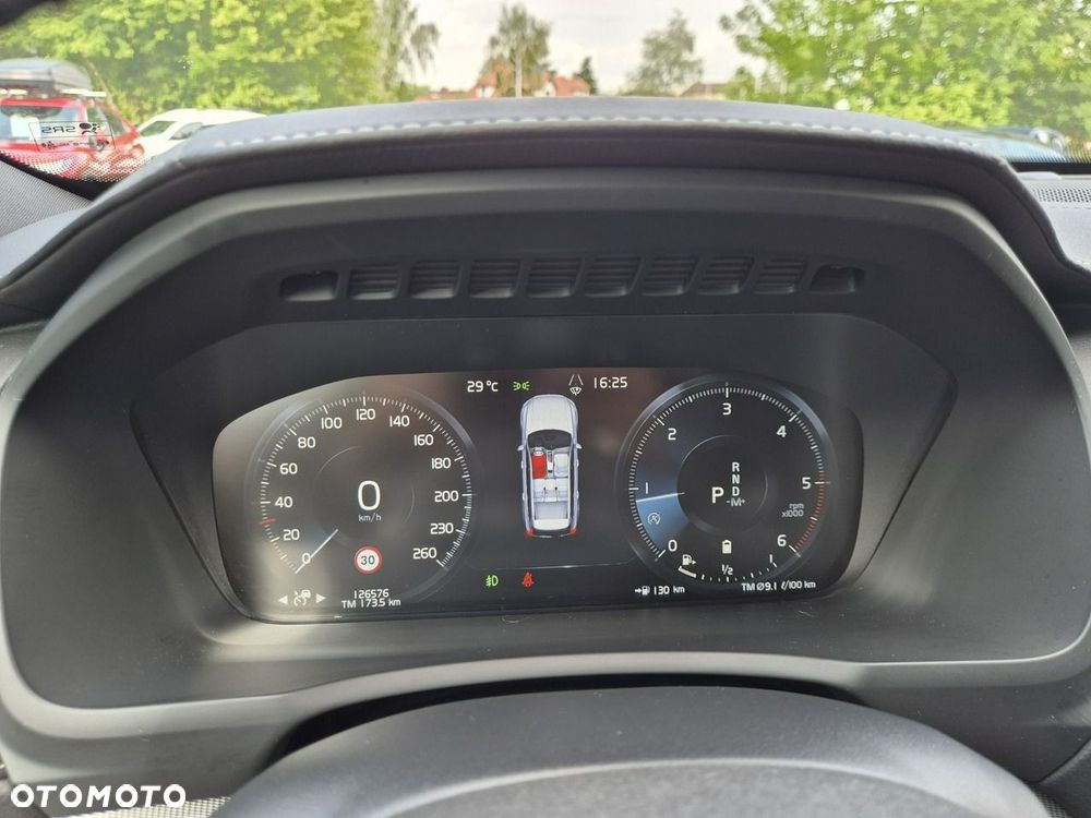 Volvo XC 90 D5 AWD R-Design - 16