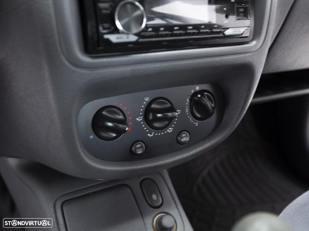Renault Clio - 12
