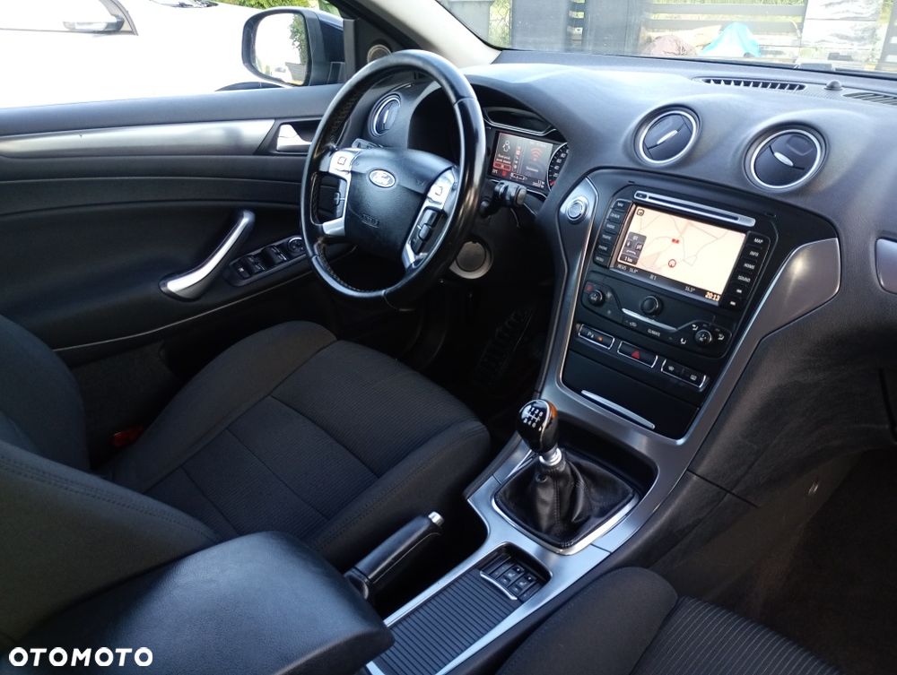 Ford Mondeo - 8