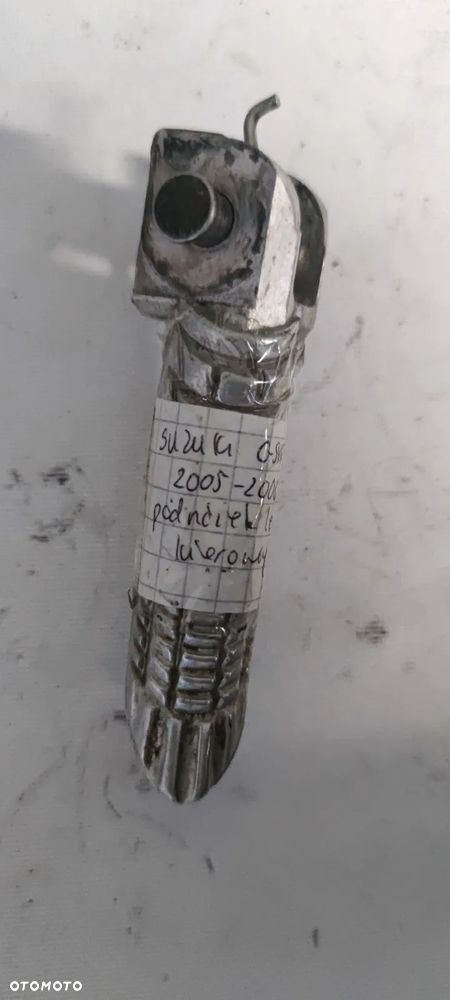 * SUZUKI GSX-R 600 750 1000 05-06 podnóżek kierowcy lewy - 1