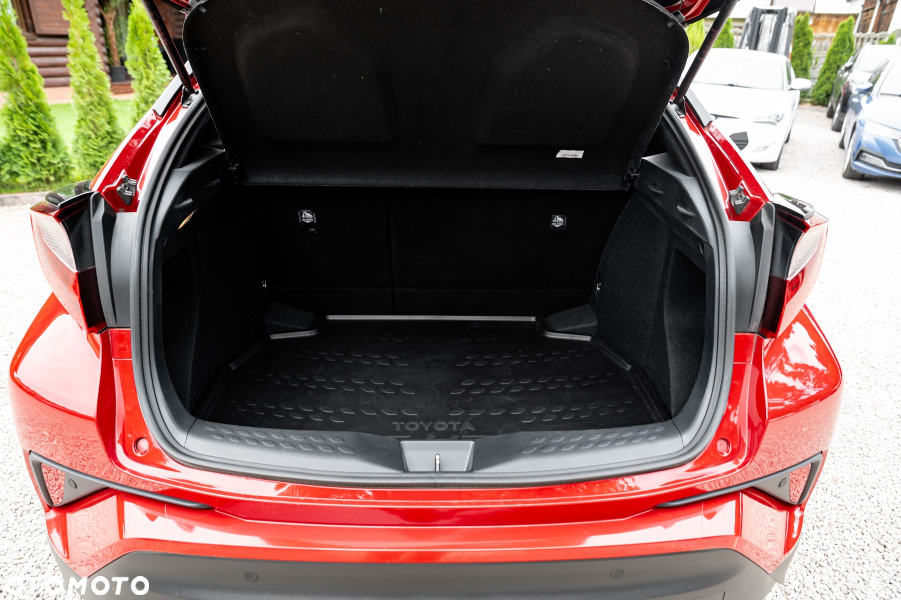 Toyota C-HR 1.8 Hybrid Team Deutschland - 20