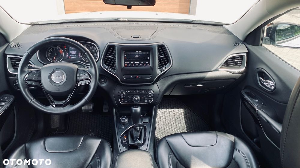 Jeep Cherokee - 9