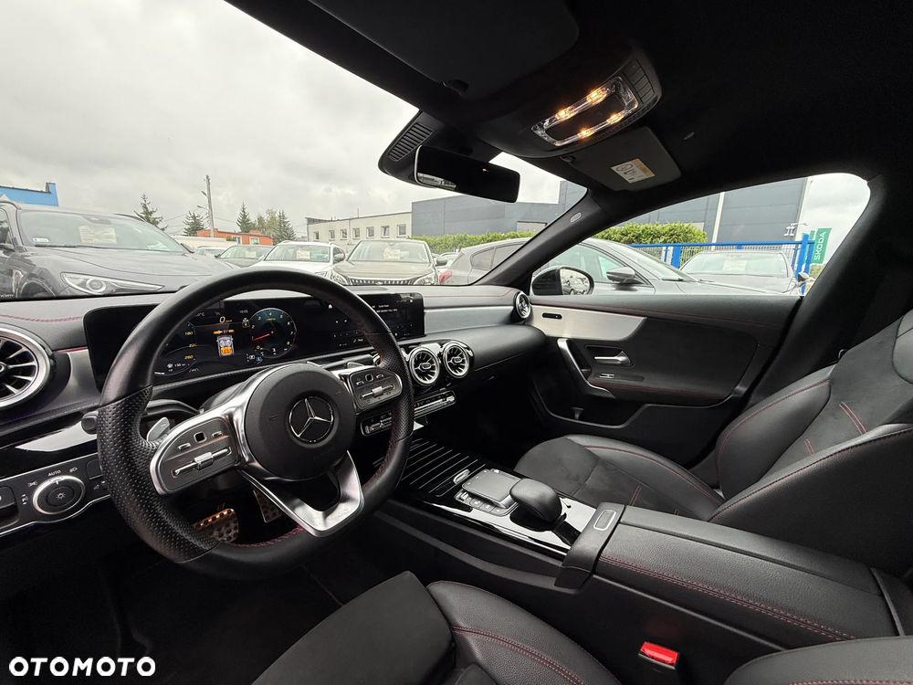 Mercedes-Benz CLA 200 7G-DCT AMG Line - 10