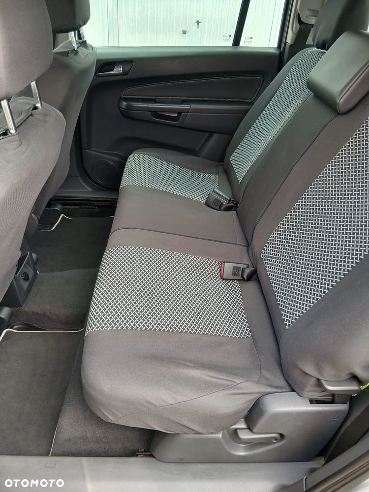 Opel Zafira - 2