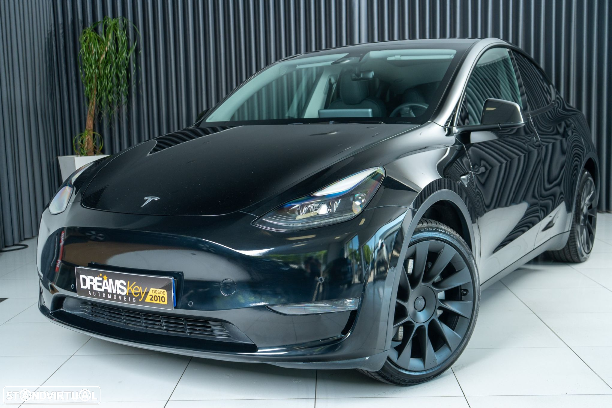 Tesla Model Y Long Range Dual Motor AWD - 27