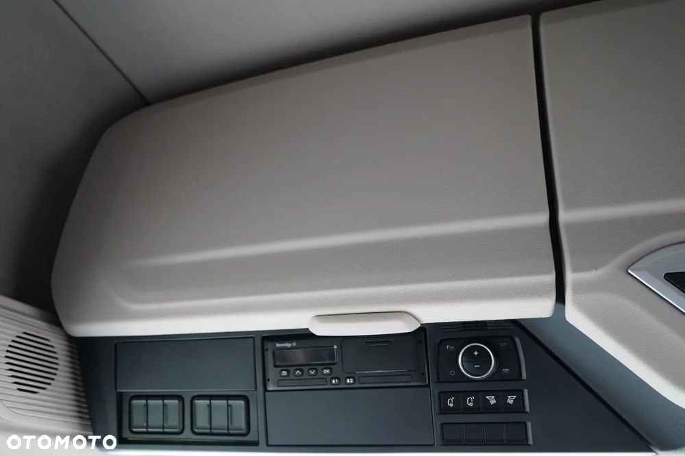 DAF XG 530 / RETARDER / CAŁA NA PODUSZKACH  / KLIMA POSTOJOWA  / PO KONTRAKCIE SERWISOWYM - 31