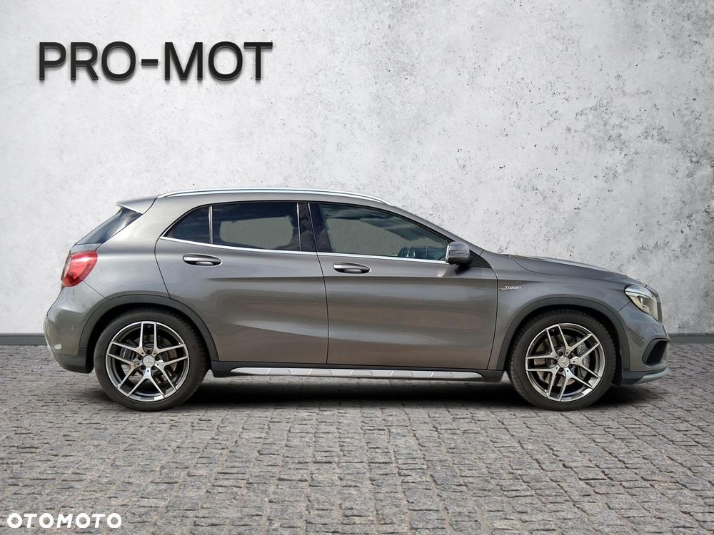 Mercedes-Benz GLA - 7