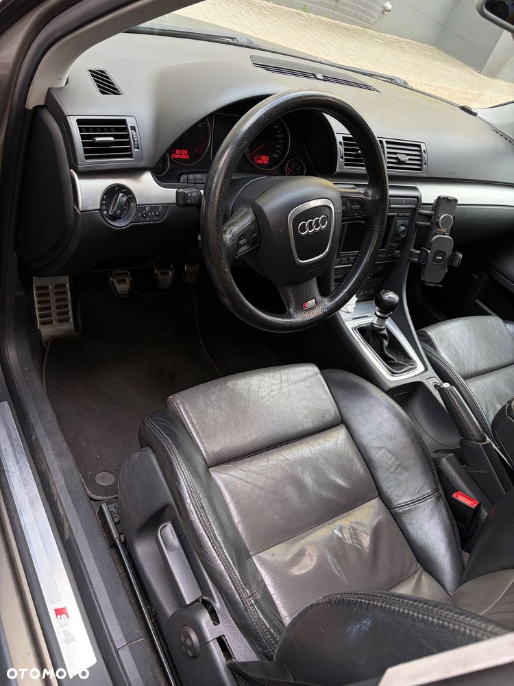 Audi A4 Avant 2.0T FSI - 12