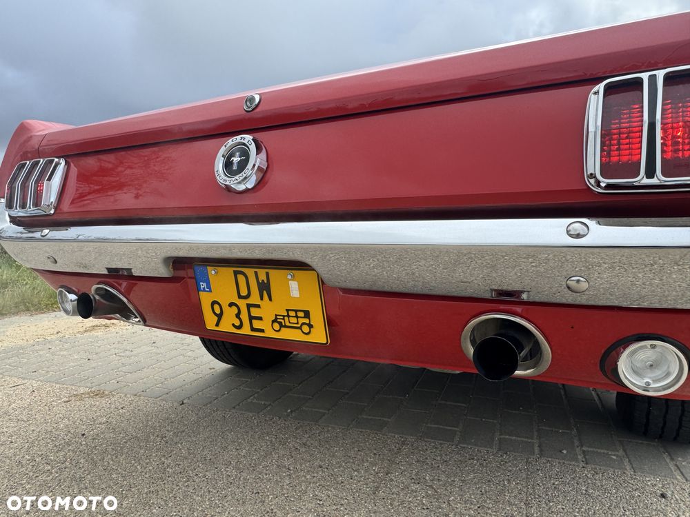 Ford Mustang - 24
