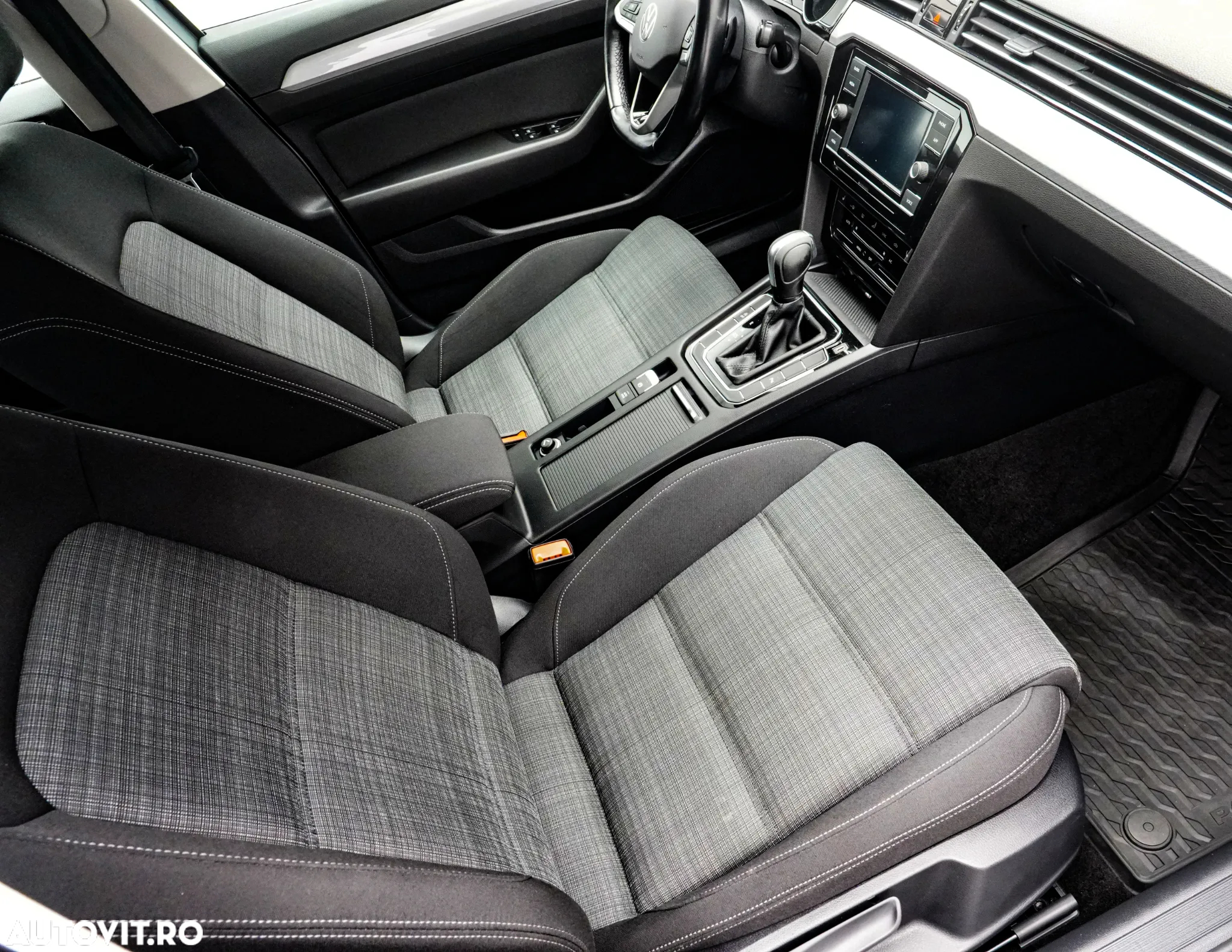Volkswagen Passat 2.0 TDI DSG Comfortline - 13