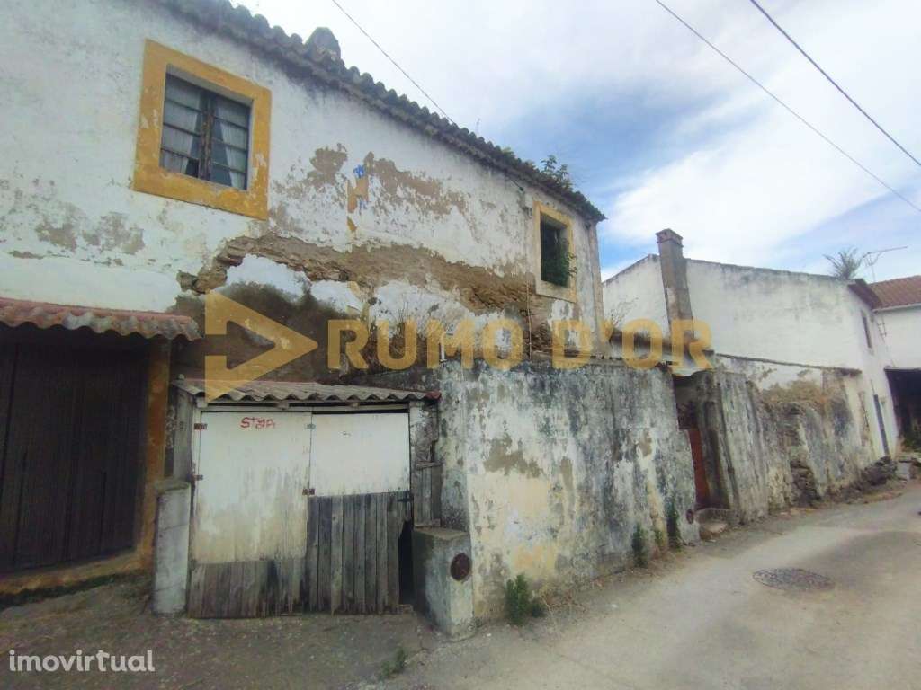 Duas Casas com Piscina a 30 Minutos de Lisboa Raras, Cheias de Pote... - Grande imagem: 2/8