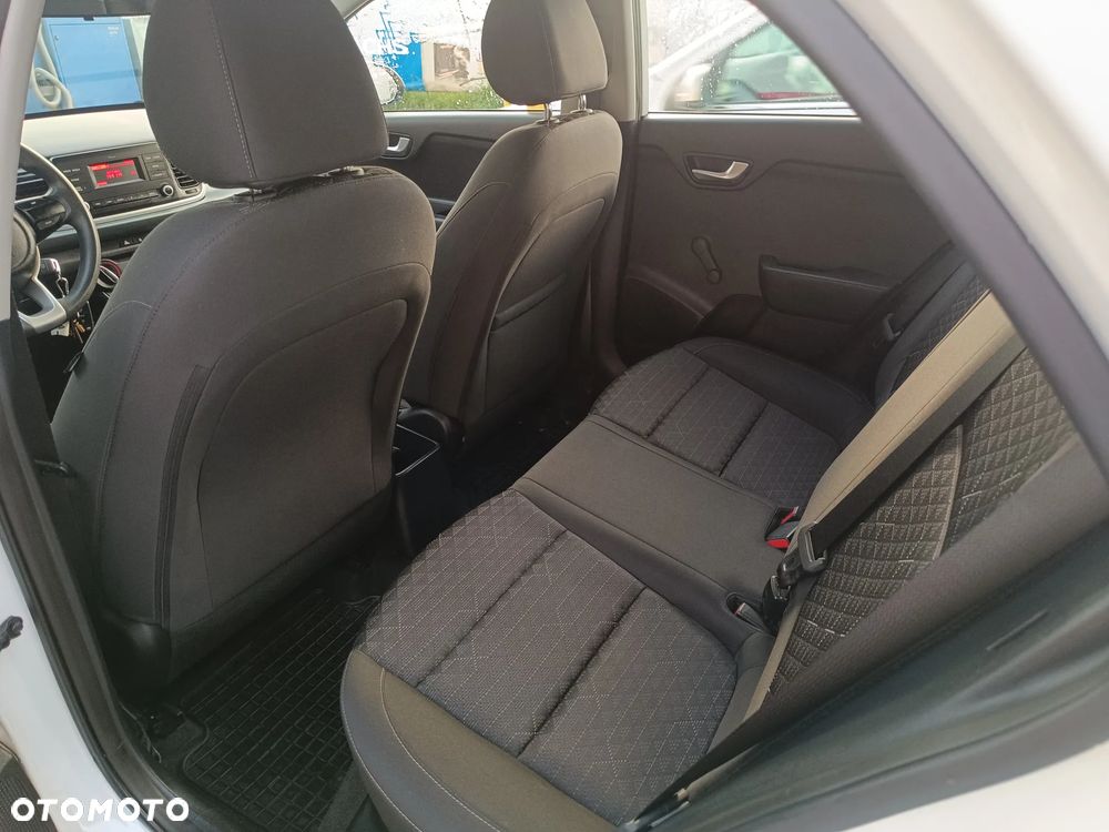 Kia Rio 1.2 M - 8