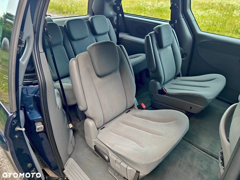 Chrysler Grand Voyager - 30