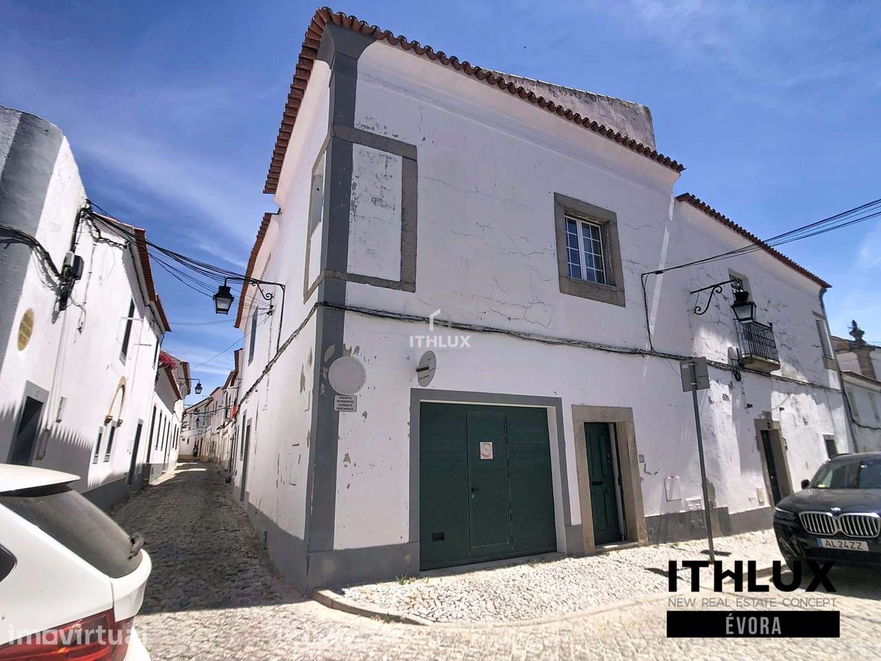 Moradia T4 com garagem e amplo quintal privado no Centro Histórico de - Grande imagem: 2/32