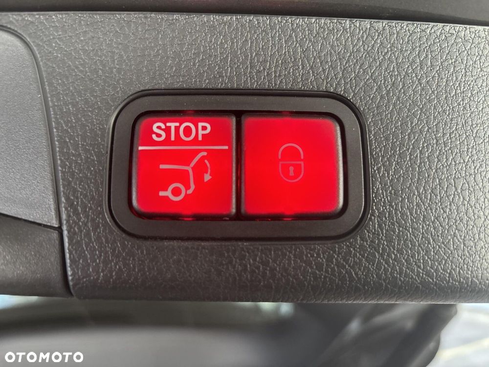 Mercedes-Benz GLB - 26