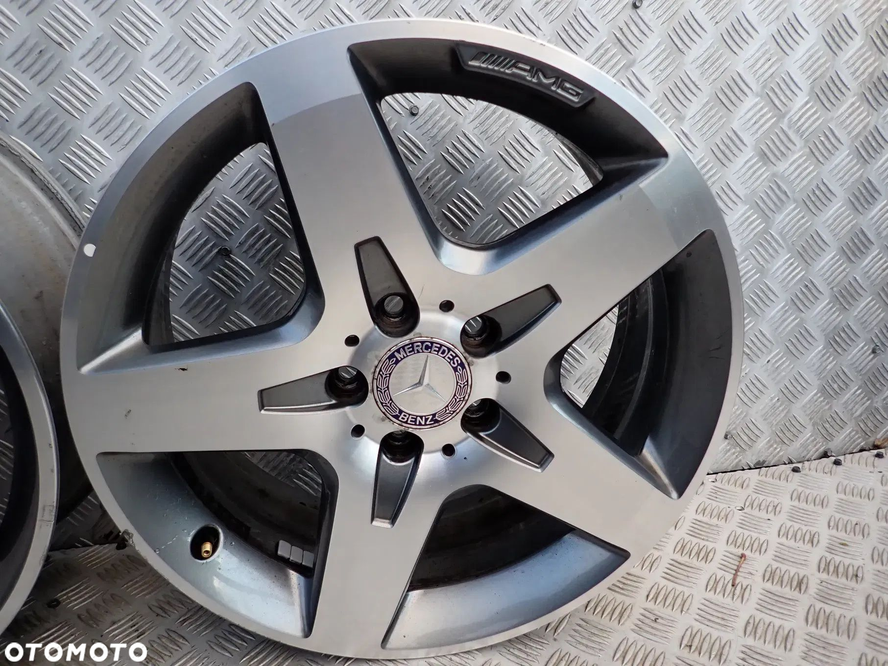 FELGI ALUMINIOWE MERCEDES AMG 5X112 ET 46 7X18 - 13
