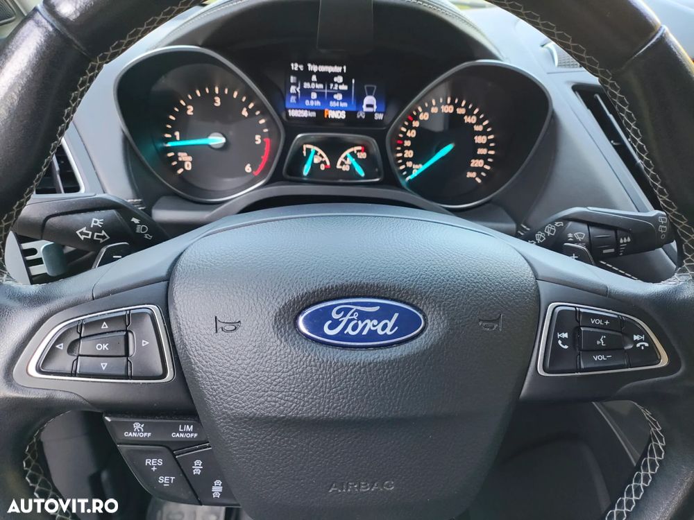 Ford Kuga 2.0 TDCi 4WD Powershift Vignale - 13